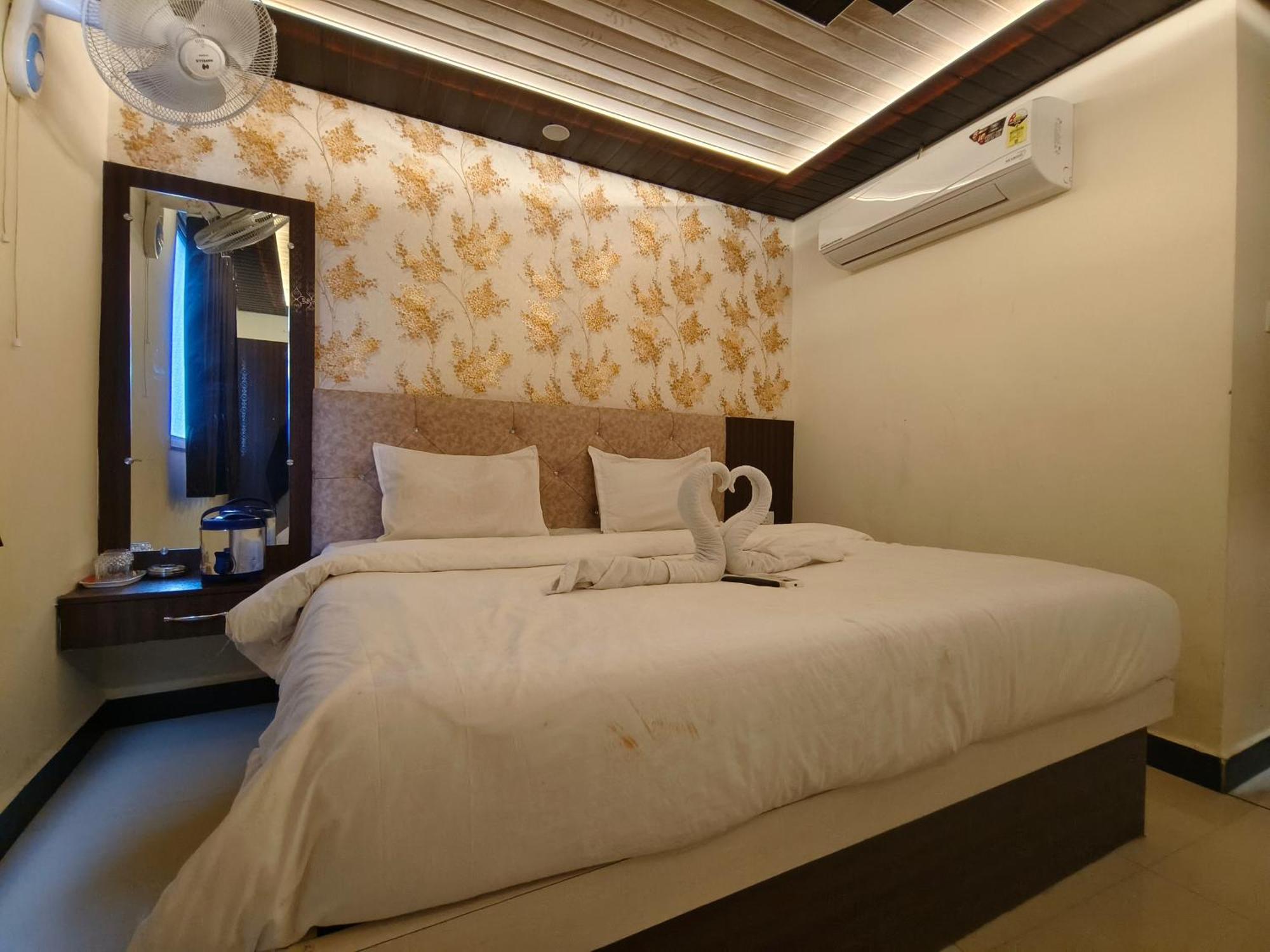 Hotel Jain Shree Ujjain Buitenkant foto