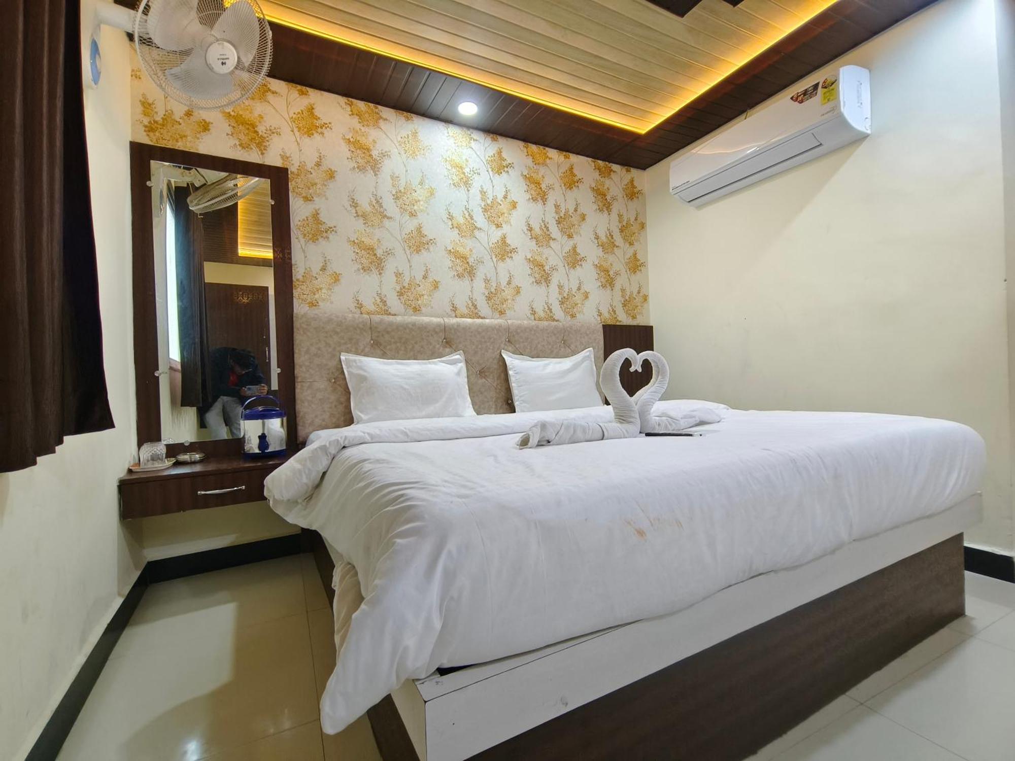 Hotel Jain Shree Ujjain Buitenkant foto